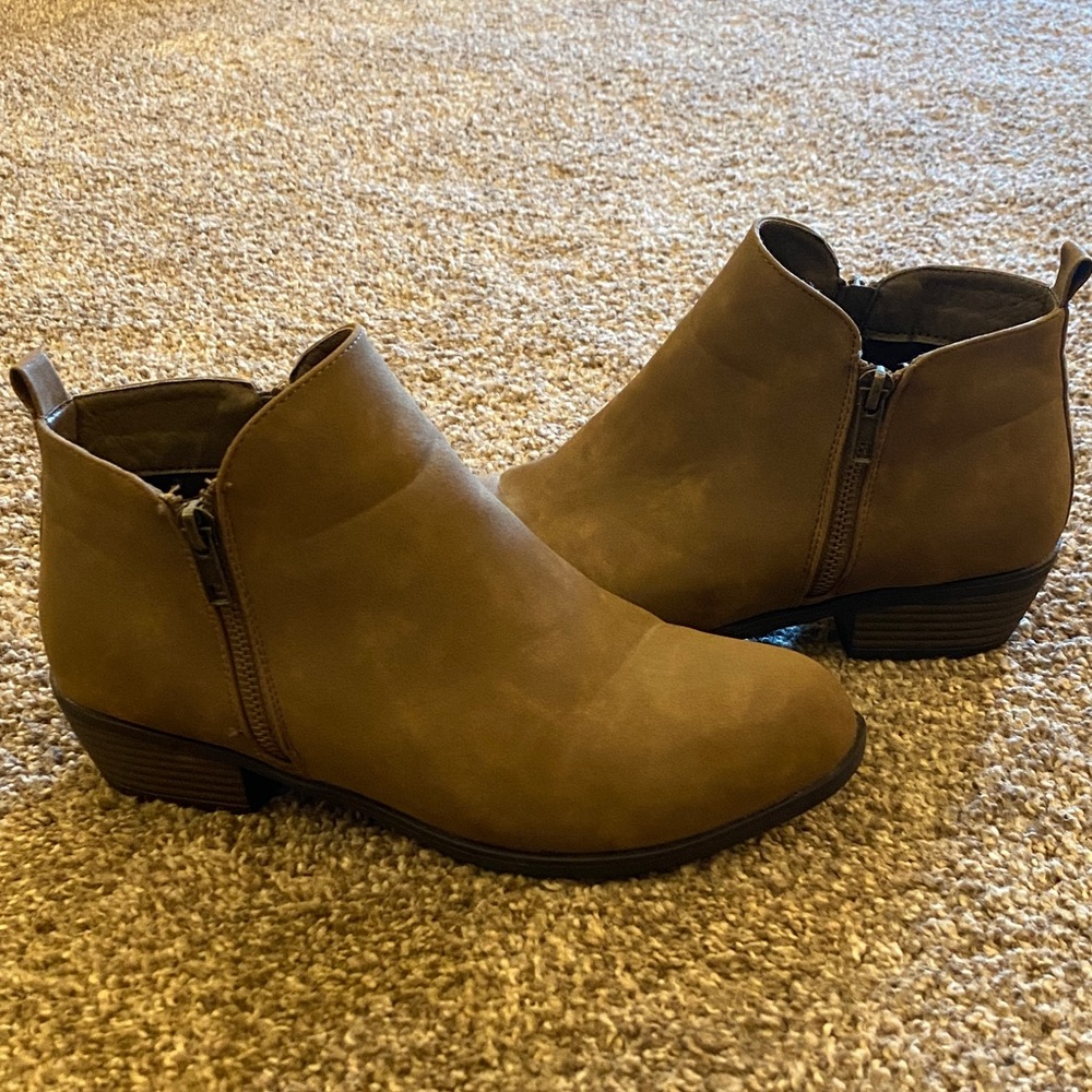 Pierre Dumas Brown Ankle Booties
